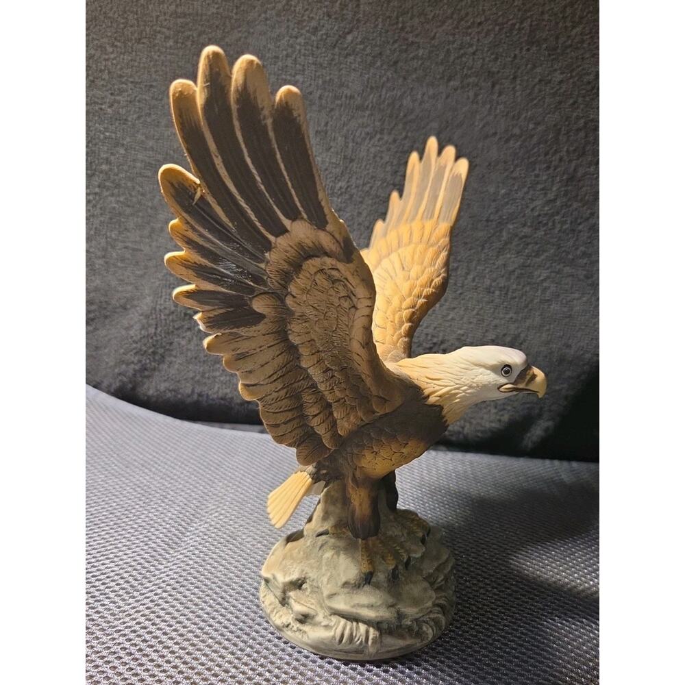 Vintage Bald Eagle by Andrea Sadek Porcelain Ceramic 7" Tall Figurine Statue - Picture 3 of 7
